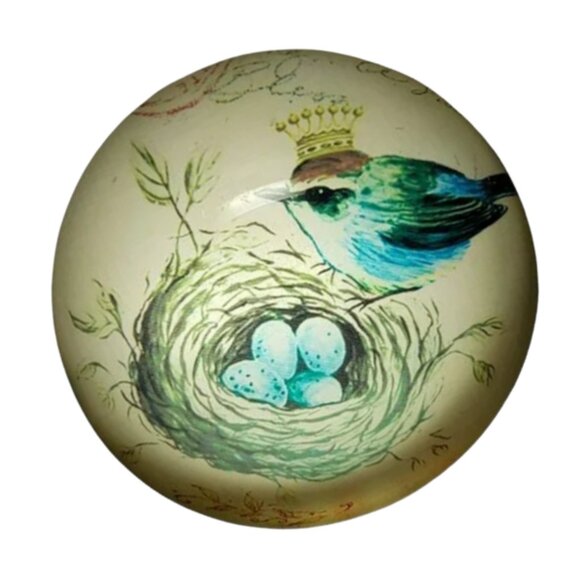 Vintage Bird Glass Paperweight Half Sphere Domed - Bird with Nest and Eggs - Picture 6 of 11